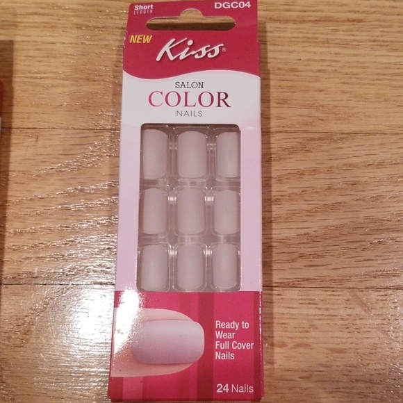 5 Boxes of 'Kiss Nails'. - Picture 2 of 2